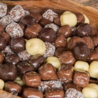 biologische kokosblokjes kokos dobi chocolade coating drageren